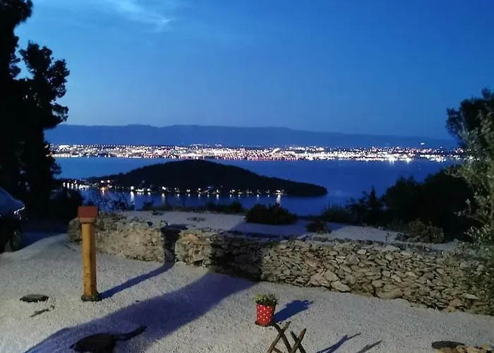 Дом отдыха Secluded House - Ugljan - 23713 *